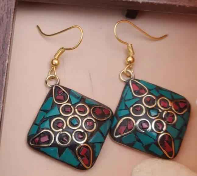 Handcrafted Handmade Antique Multicolor Kite Shaped Laq Earrings in Germany