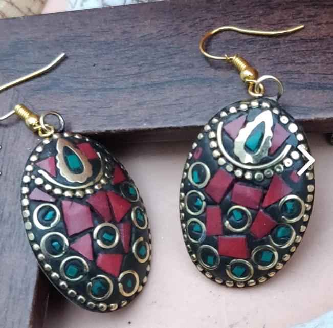 Handmade Antique Multicolor Oval Shaped Laq Earrings in Munich