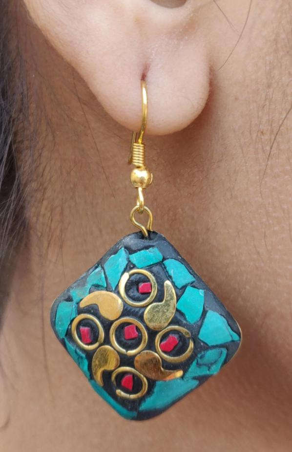 Handcrafted Handmade Antique Multicolor Kite Shaped Laq Earrings in berlin Namma Markt