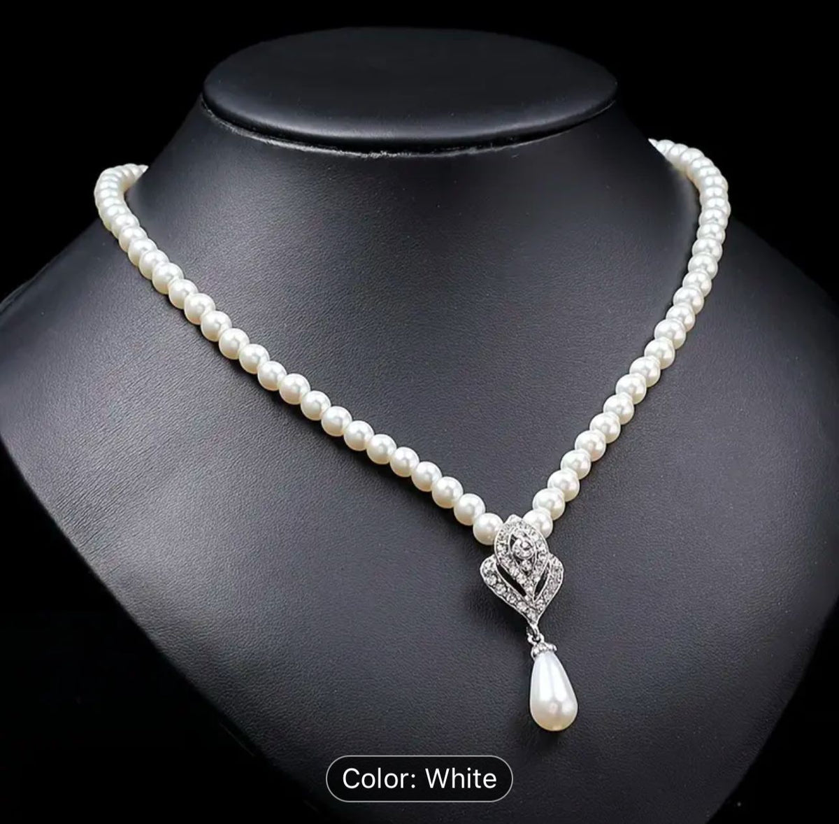 Unique Beaded Pearl Necklace and Earrings Set For Women in Berlin
