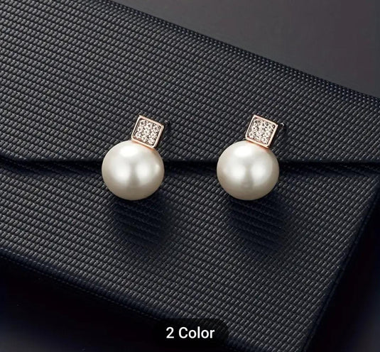 Women Elegant Imitation Pearl Necklace Earrings in Berlin