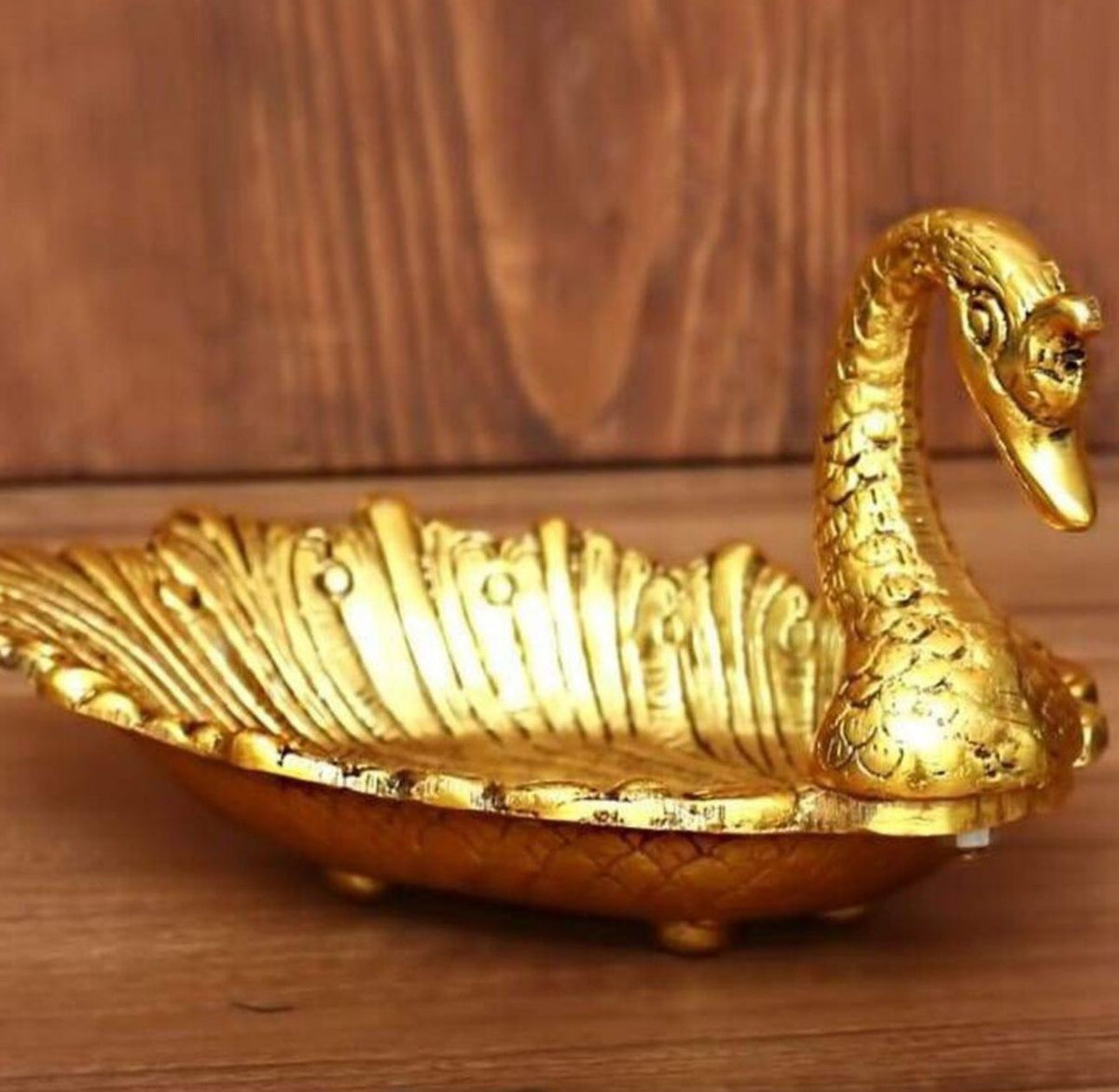 Gold Plated Metal Swan Napkin Holder Showpiece in Berlin