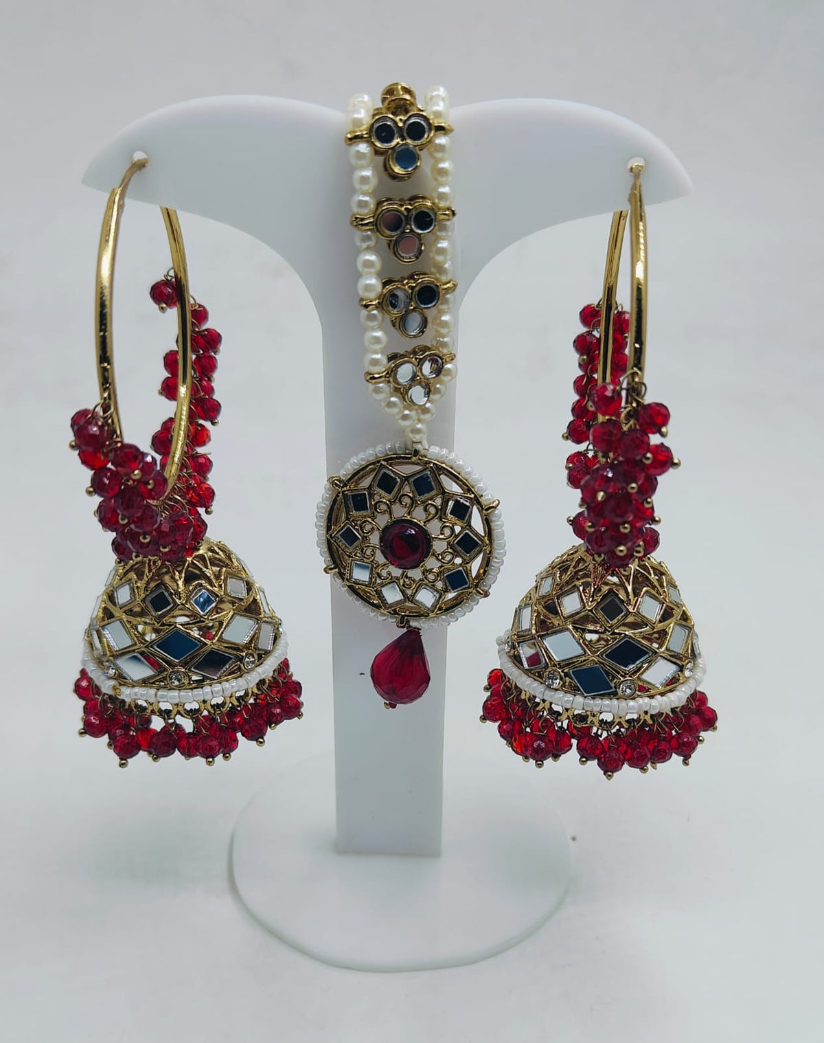 FASHION PARTY WEAR EARRINGS AND MANGTIKKA IN BERLIN