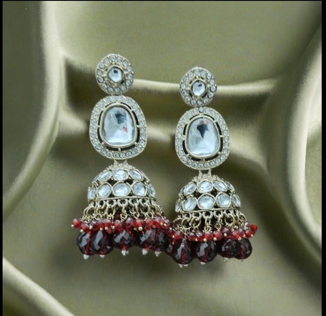 Art Earrings Jhumka in Berlin