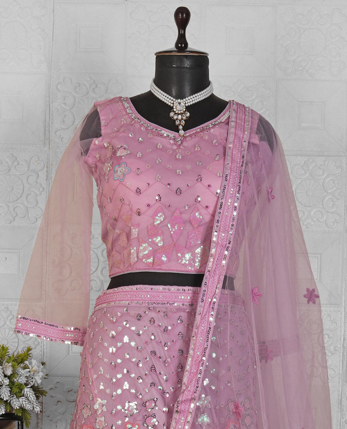 Women Heavy Embroidered Work Wedding Lehenga Choli in Berlin