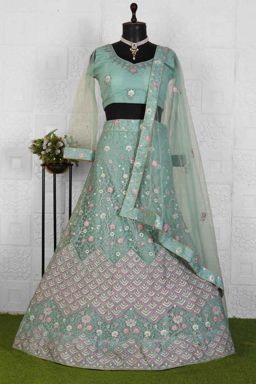 Beautiful Embroided net Lehanga in Berlin