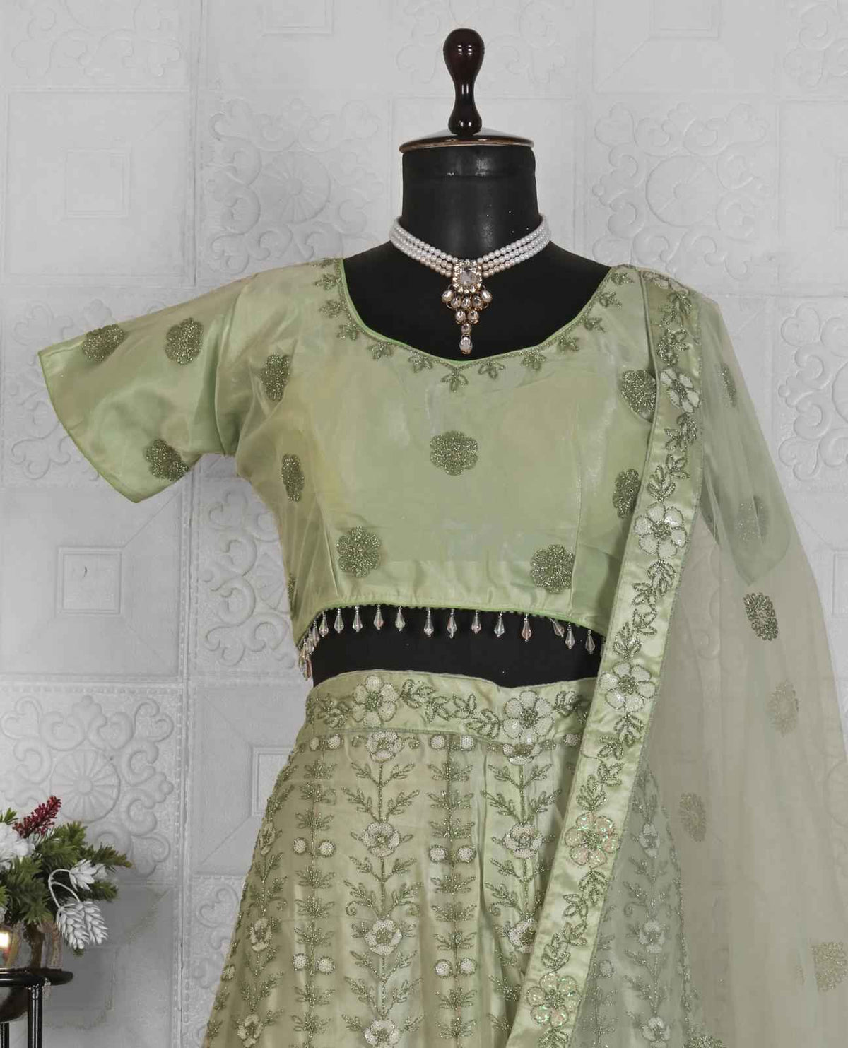 DESIGNER EMBROIDERY WORK LEHENGA CHOLI IN BERLIN