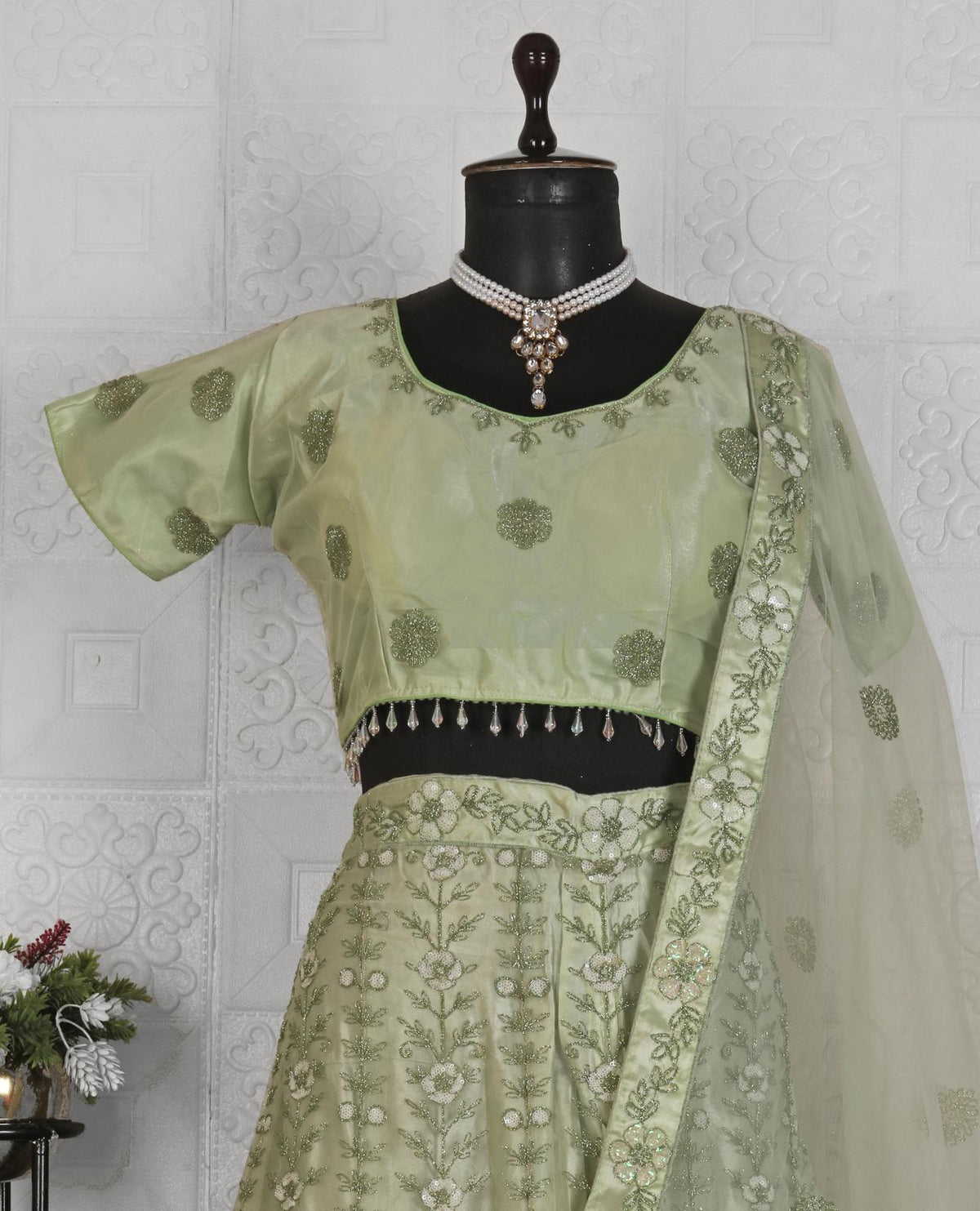 DESIGNER EMBROIDERY WORK LEHENGA CHOLI IN BERLIN