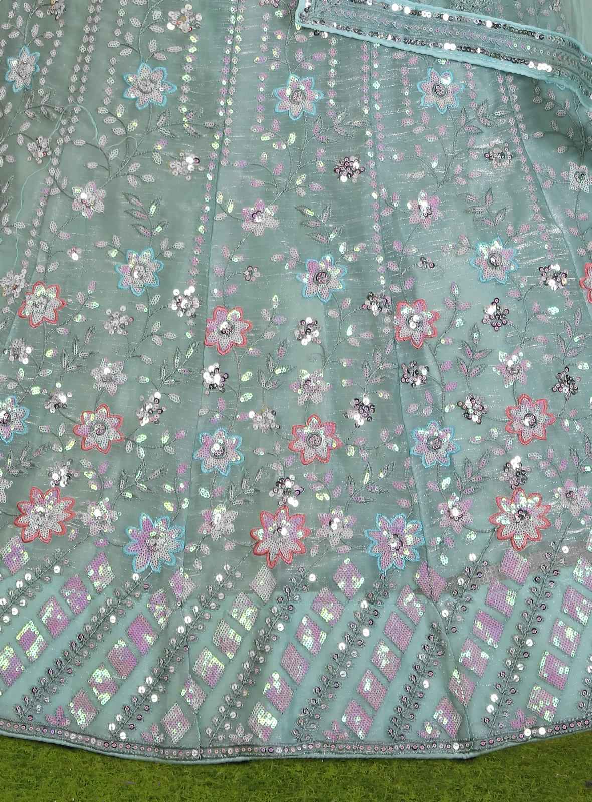 DESIGNER EMBROIDERY WORK LEHENGA CHOLI IN BERLIN
