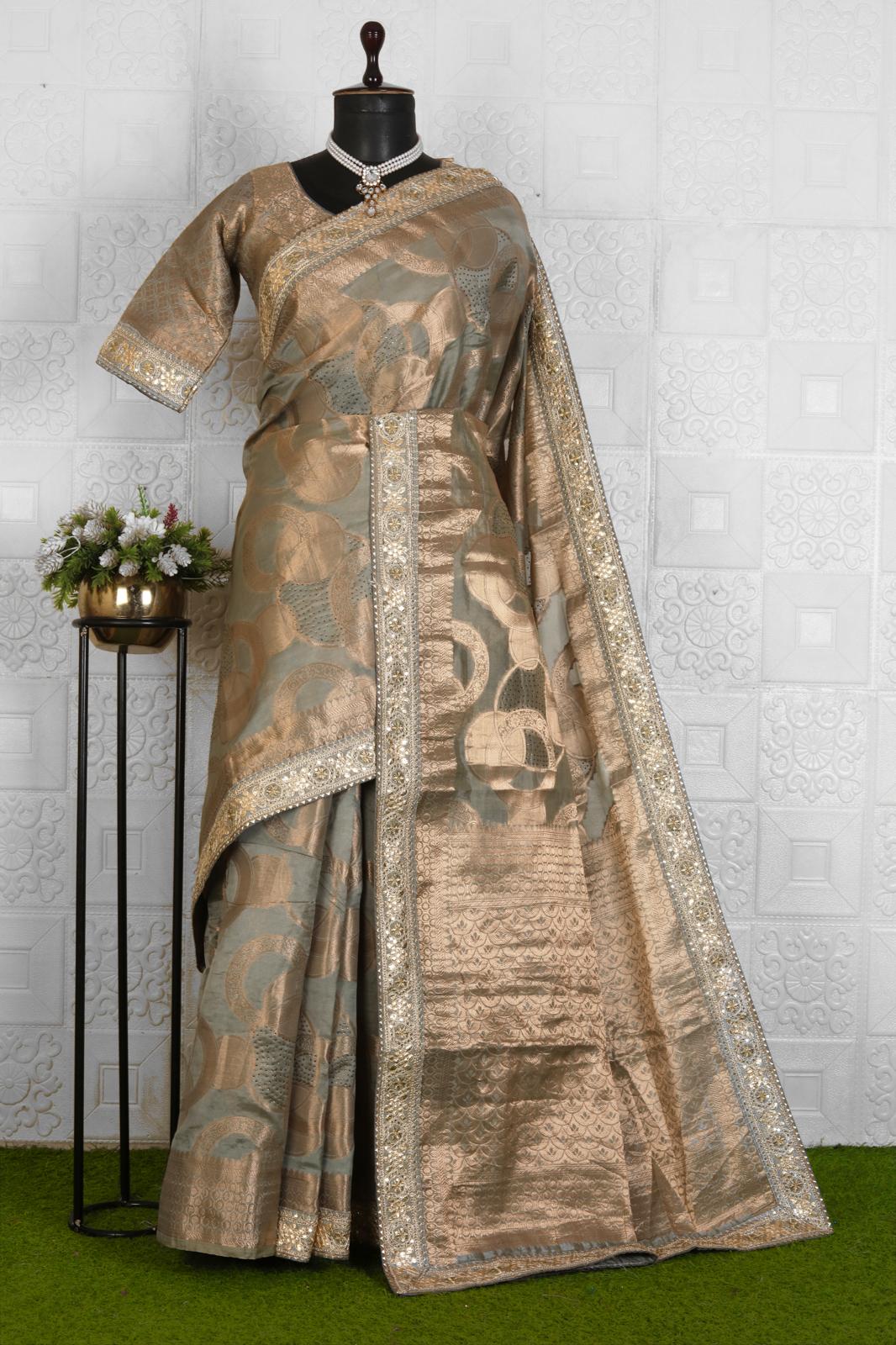 Woven Art Silk Saree in Berlin