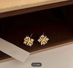 Pretty Stud Earring For Women in Berlin