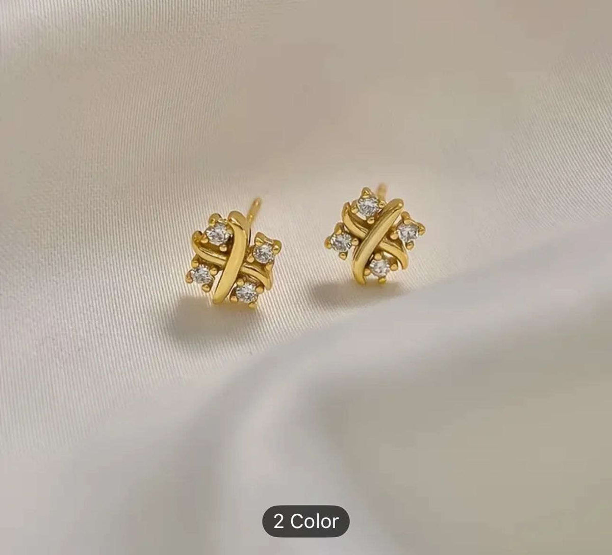Pretty Stud Earring For Women in Berlin