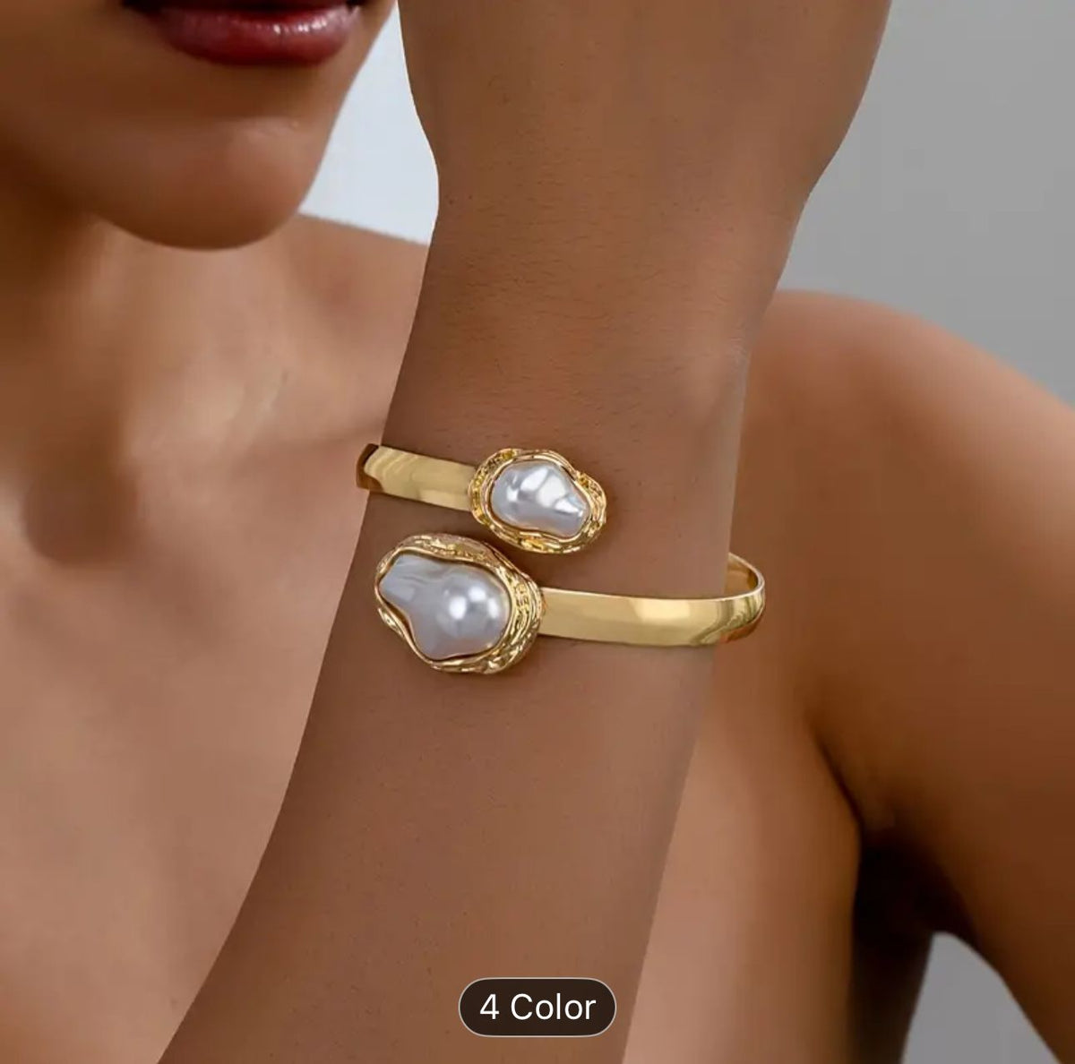 Women Pearls Handcrafted Gold-Plated Armlet Bracelet in Berlin