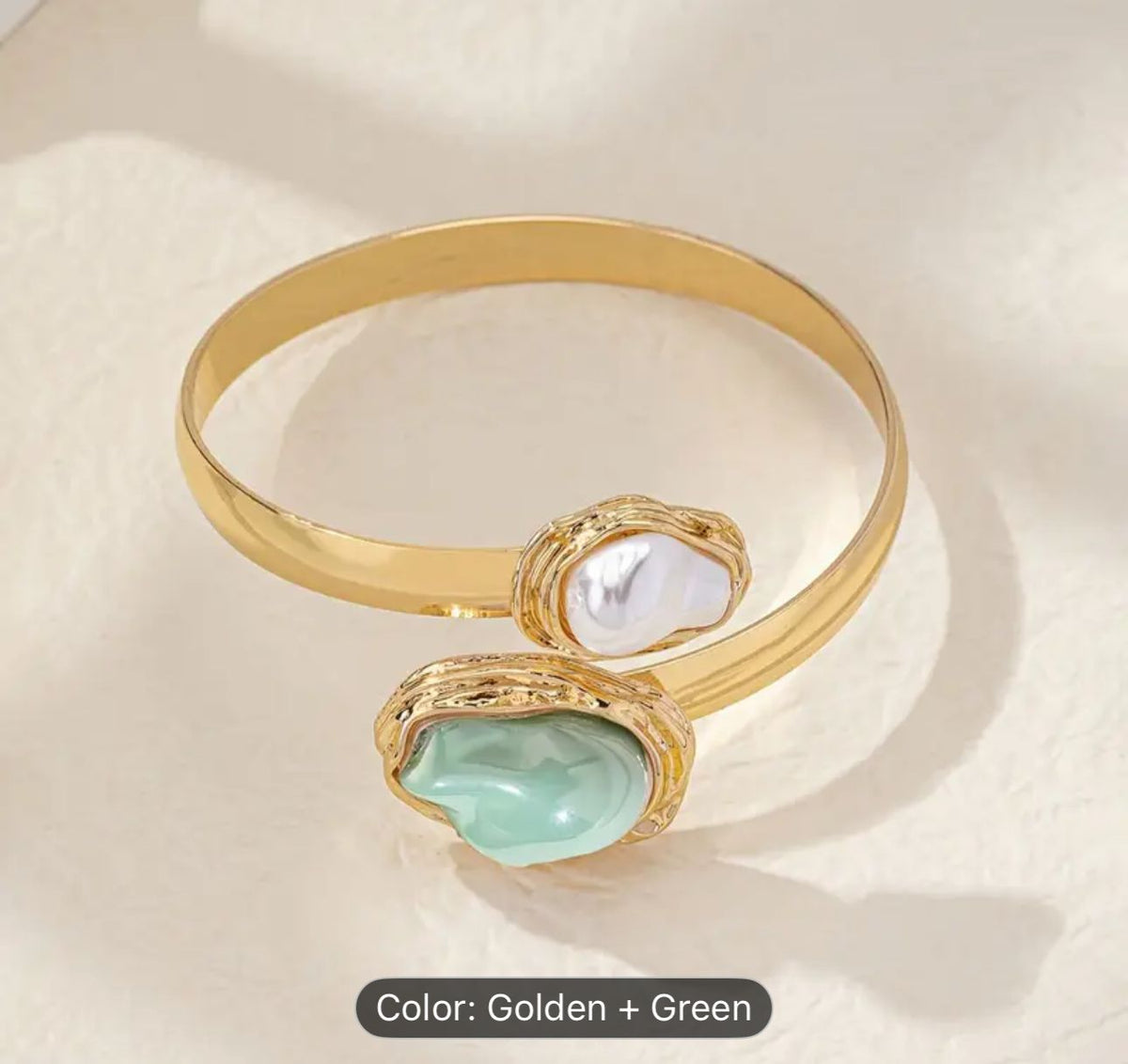 Women Pearls Handcrafted Gold-Plated Armlet Bracelet in Berlin