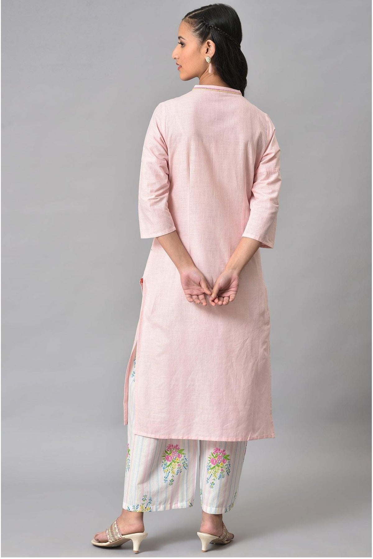 Light Pink Mandarin Collar kurta With Embroidery in Germany