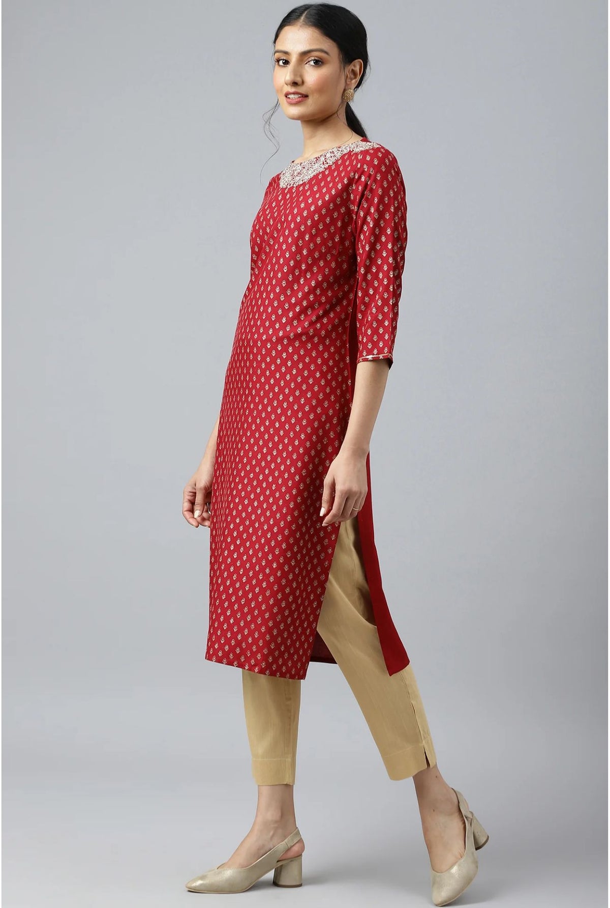 Red Printed kurta With Metallic Embroidery in Munich
