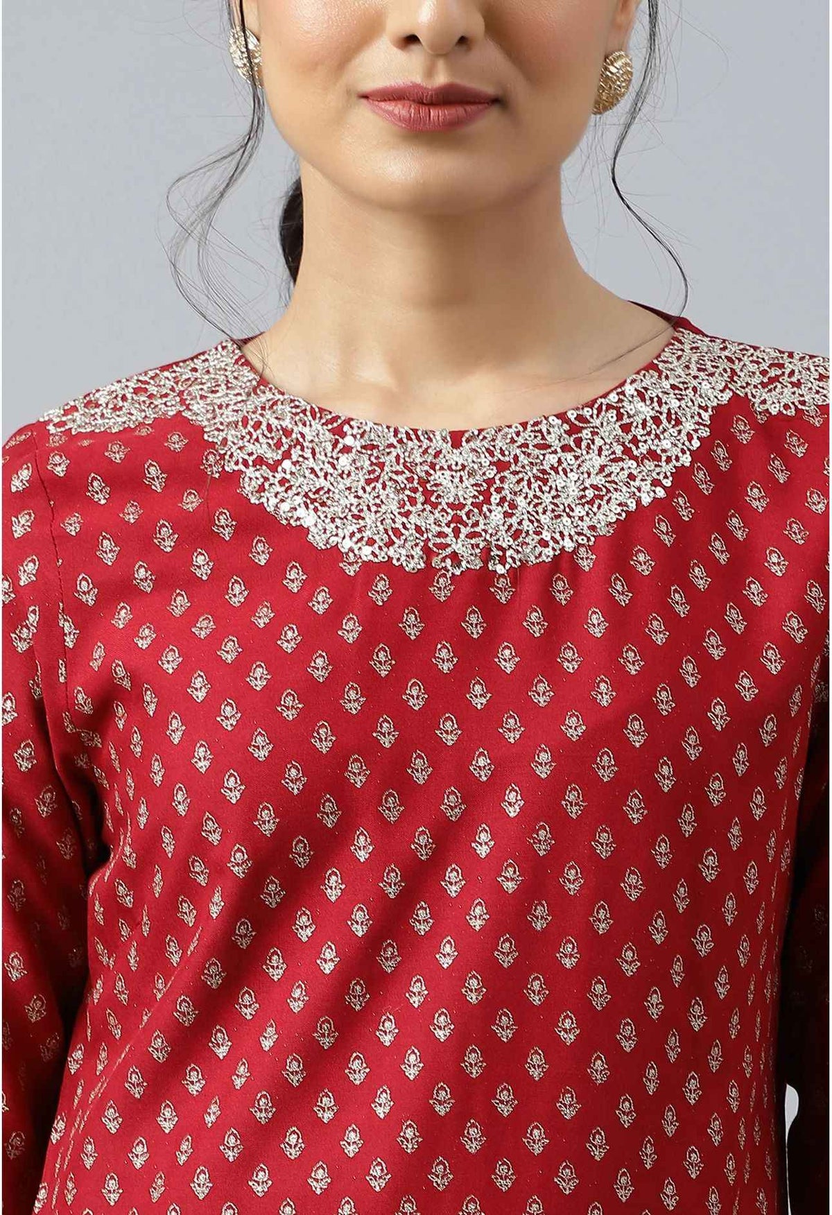Red Printed kurta With Metallic Embroidery in Munich