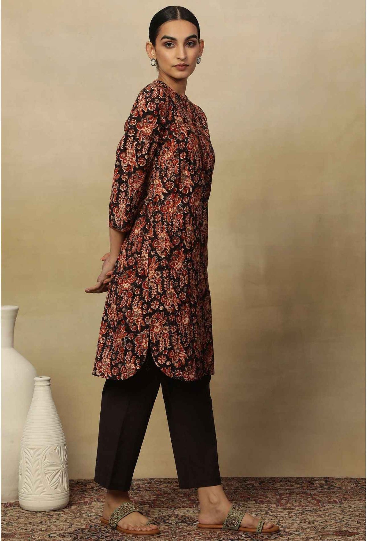 Women Floral Print Straight Kurta in Germany