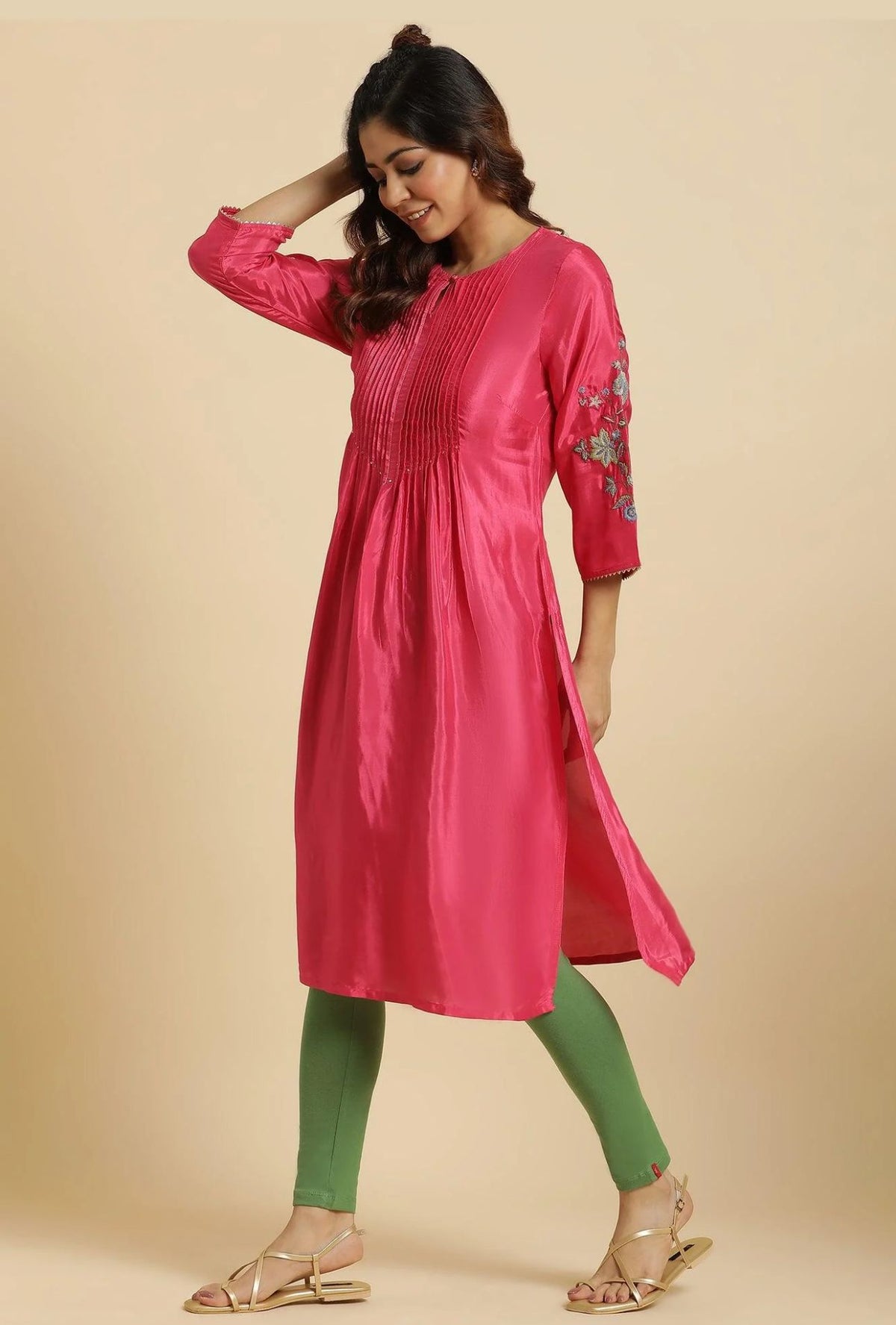 Pink Floral Embroidered Festive Kurta in Berlin