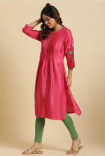 Pink Floral Embroidered Festive Kurta in Berlin