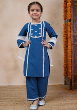 Girls Floral Yoke Design Regular Kurta With Trousers Dupatta in Munich