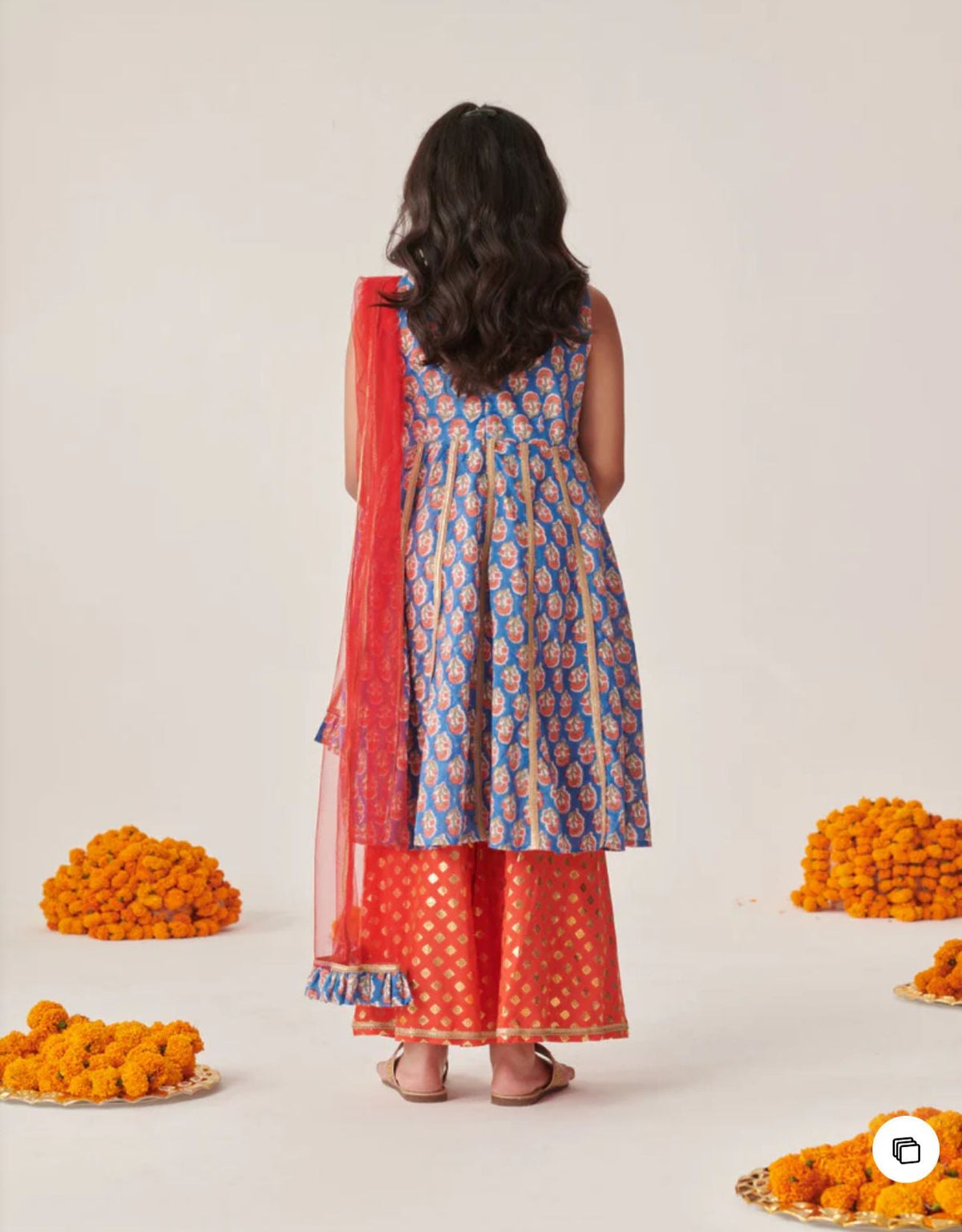 Cotton Sleeveless Floral Printed Kurta With Palazzo & Dupatta in Berlin