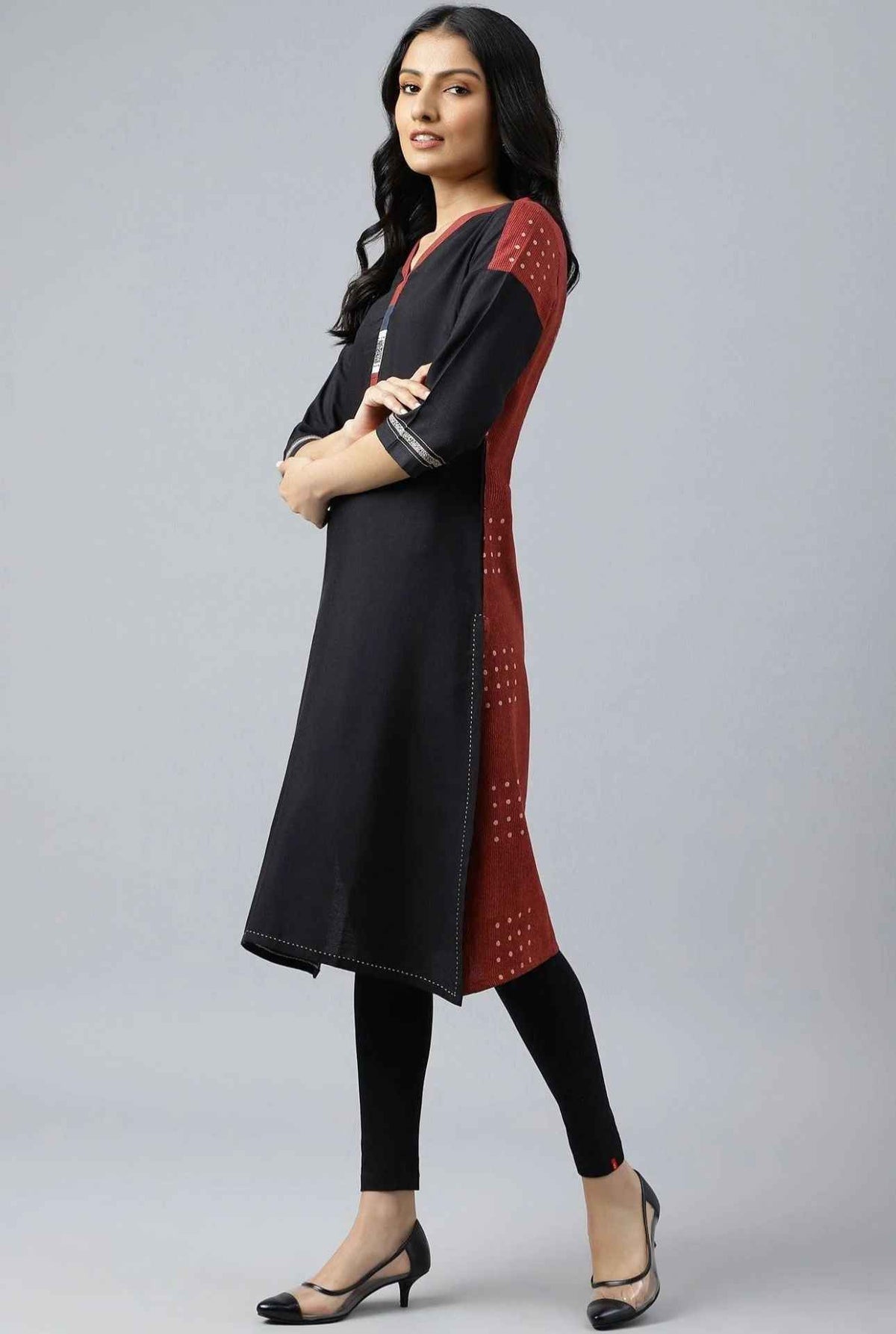 Black Straight Kurta in Berlin