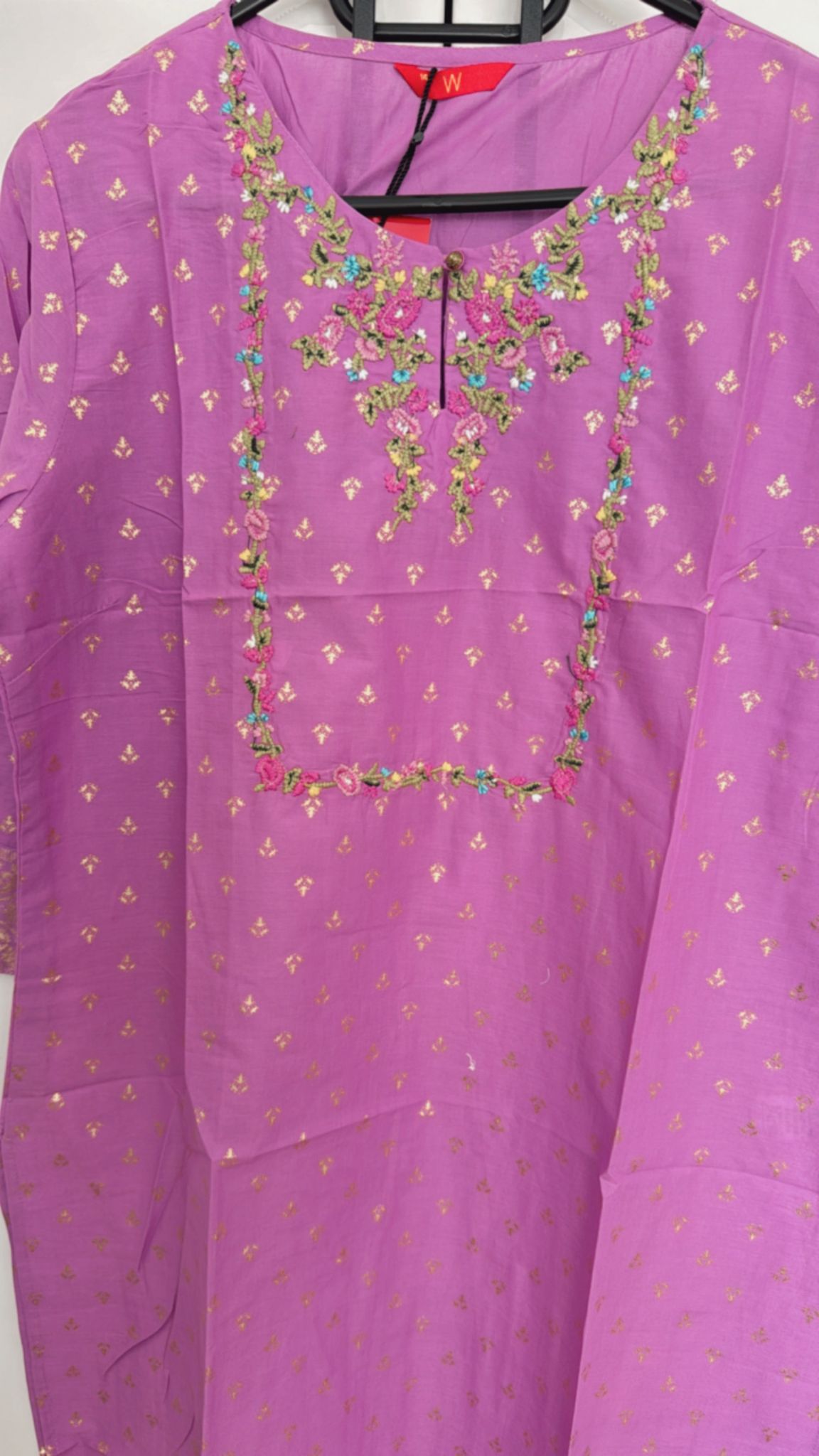 Women Pure Cotton Straight Kurta in Berlin