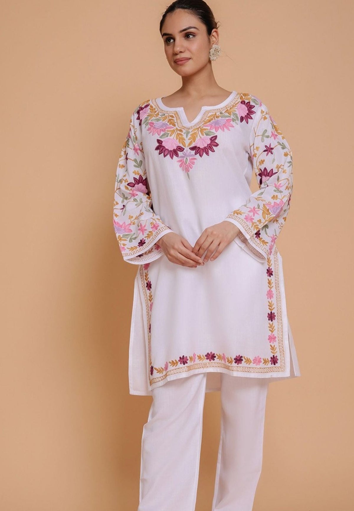 Floral Embroidered Notch Neck Cotton Straight Kurta in Munich