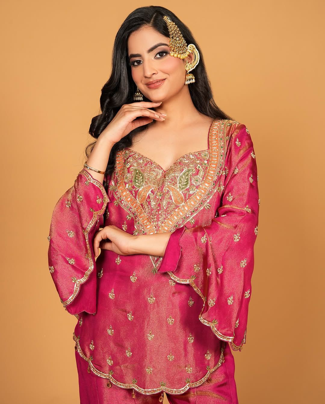 Beautiful heavy simar silk With Embroidery Work Suit in Berlin