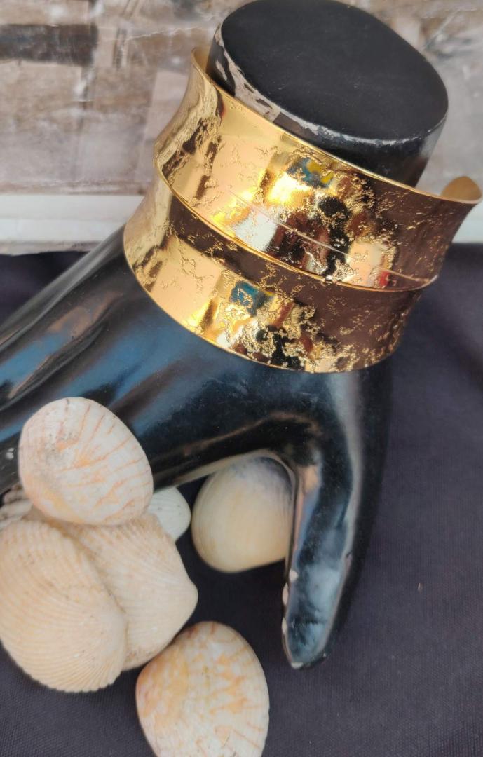 Anti Tarnish 2 layer Cuff Adjustable Size Bracelet for Women and Girls in Germany
