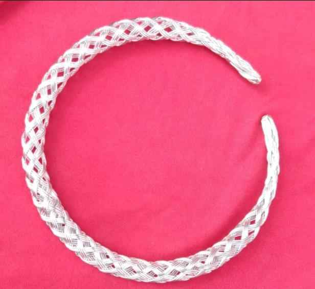 Non Brass Zoya Silver Hasli Choker Necklace in Germany