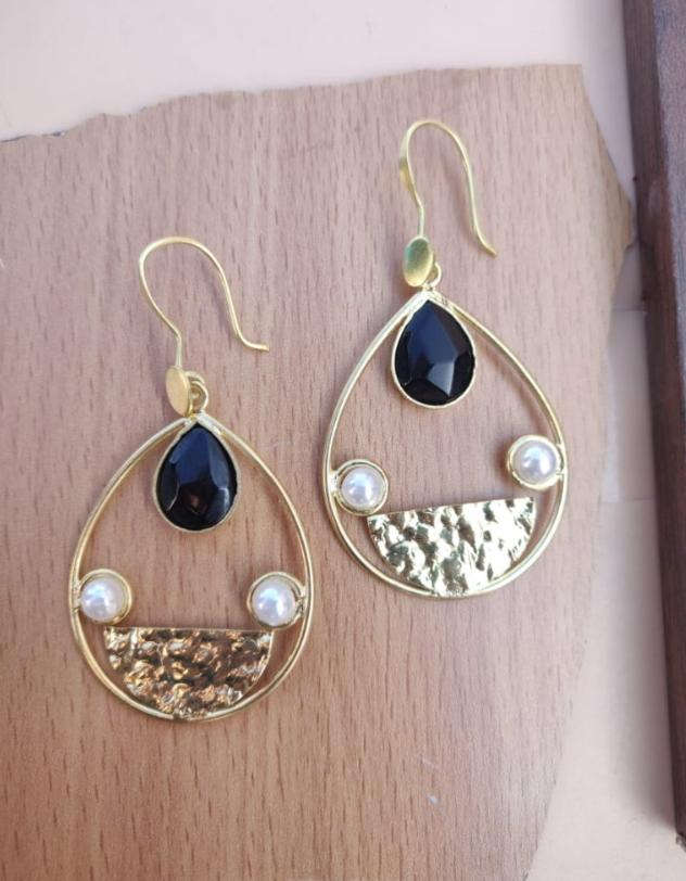 Brass Earrings in Berlin Namma Markt