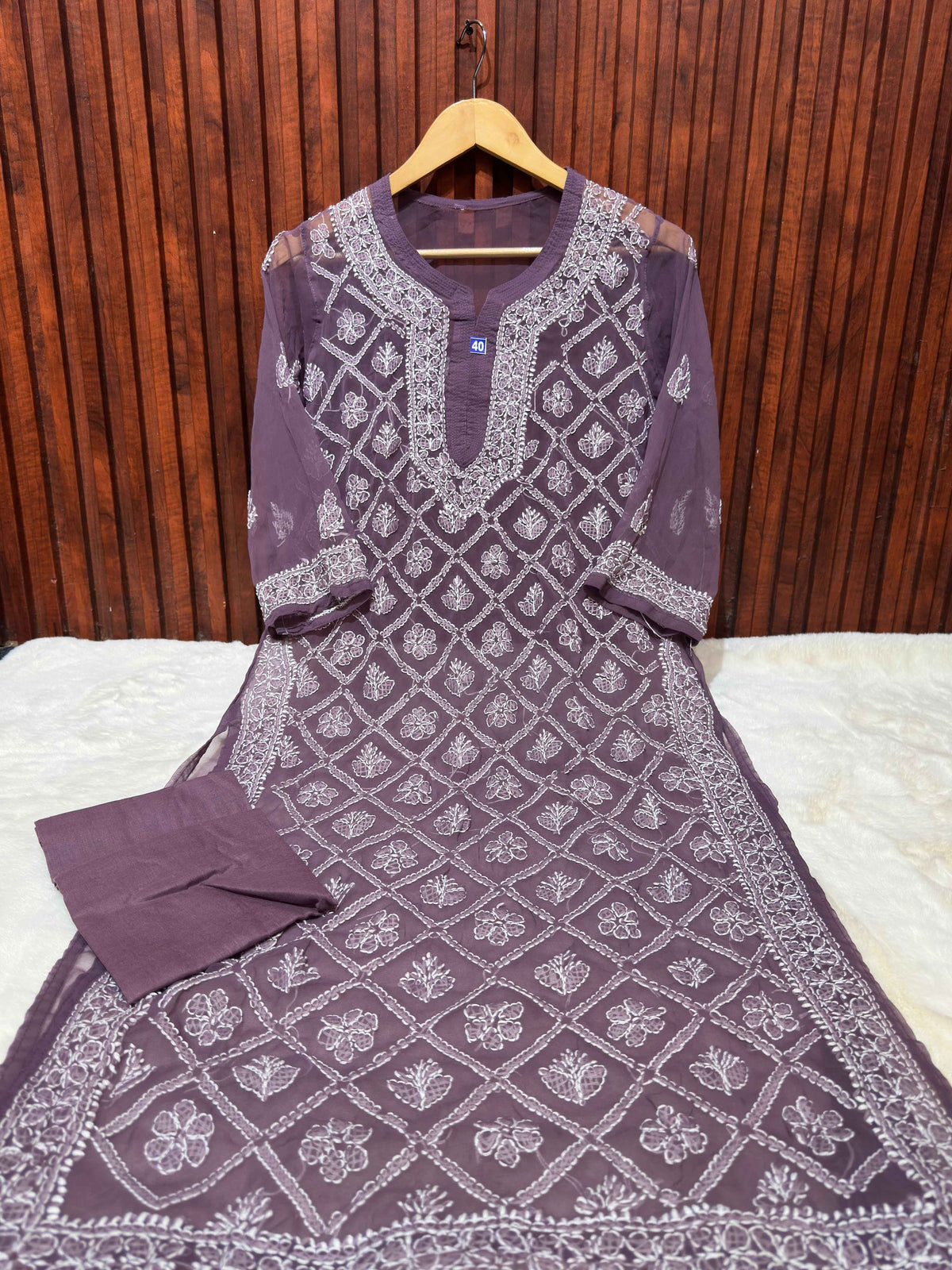 Chikankari Embroidery Straight Kurta in Berlin