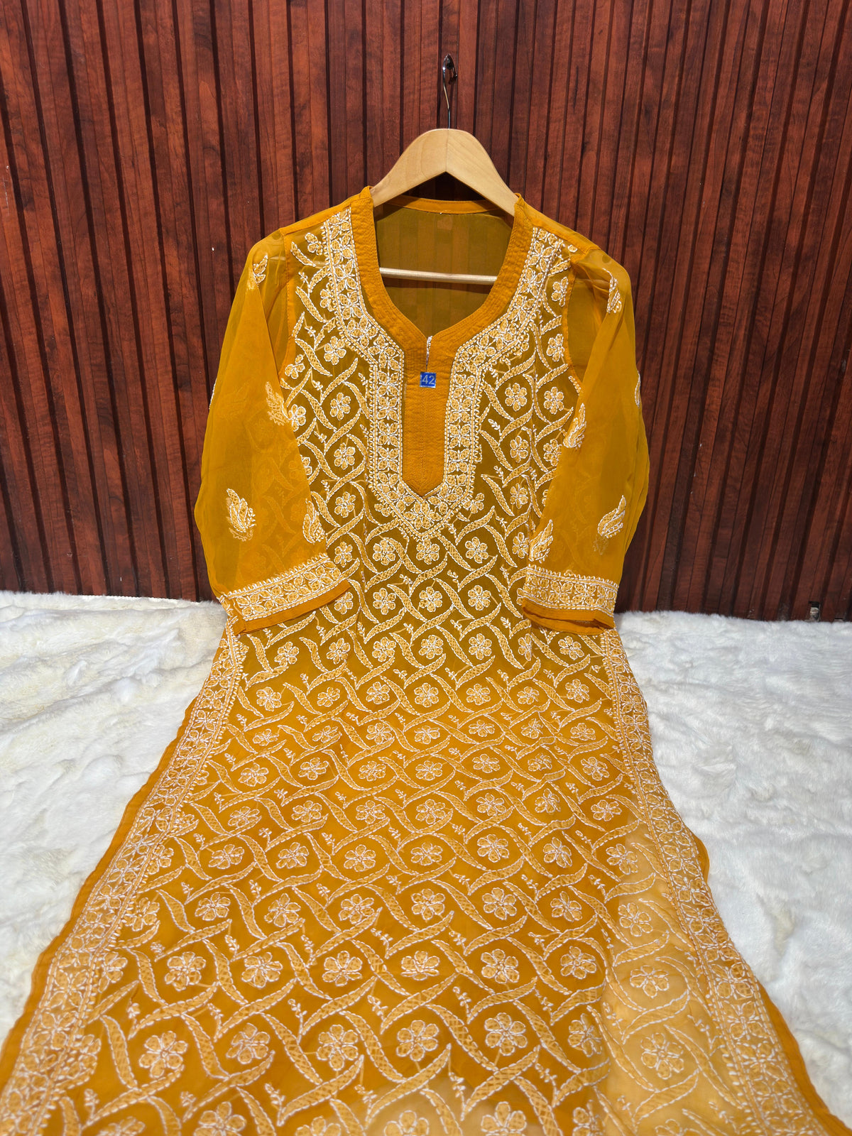 Ethnic Women's Georgette Chikankari Embroidery Straight Kurta in Berlin Namma Markt