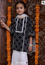 Girls Geometric Print Kurta Suit Set in Munich