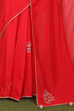 Women Embellished Pure Silk Saree in Berlin