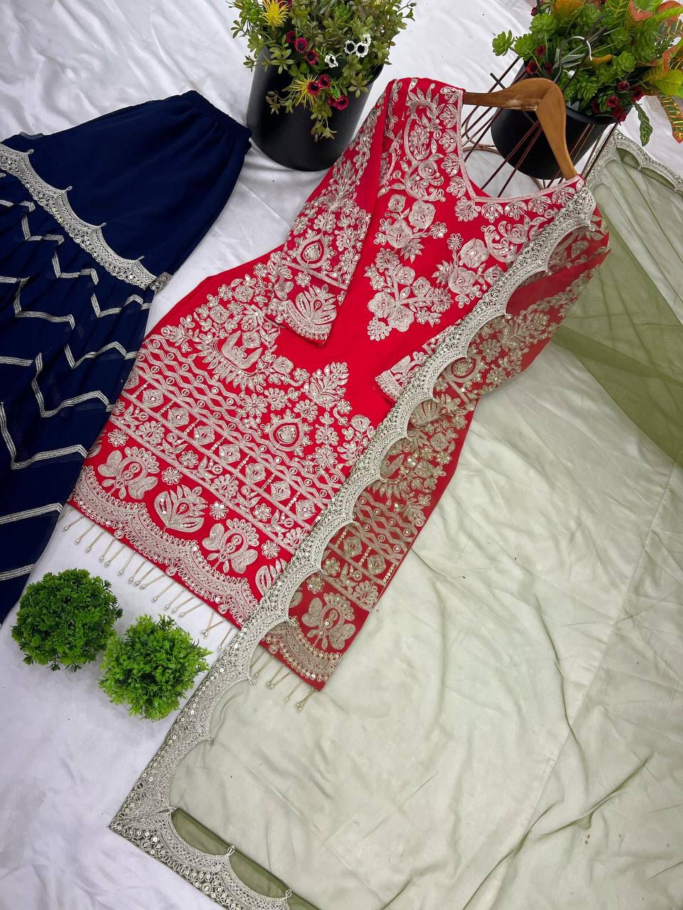 Party Wear Look Top-Plazzo and Dupatta in Germany