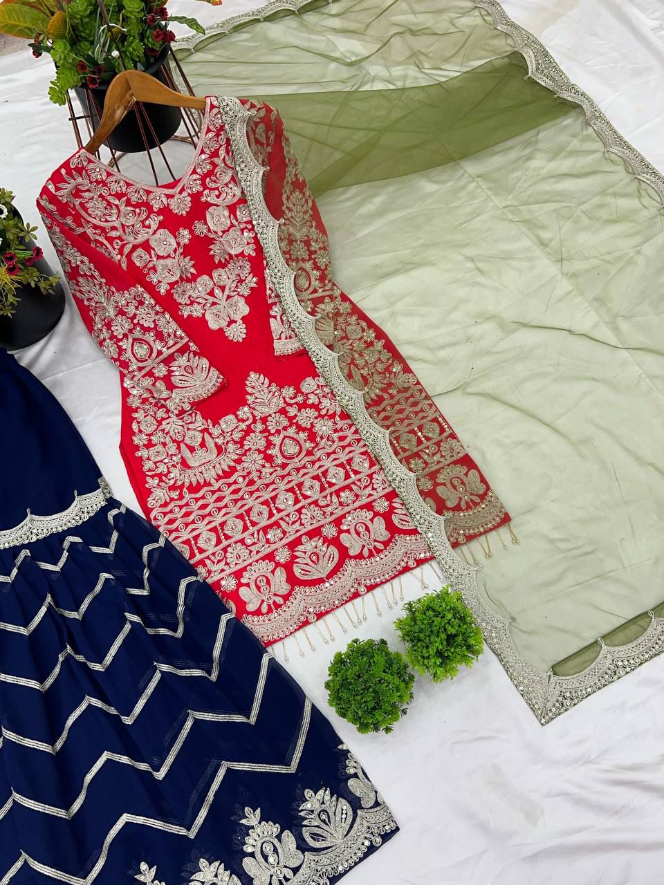Party Wear Look Top-Plazzo and Dupatta in Germany