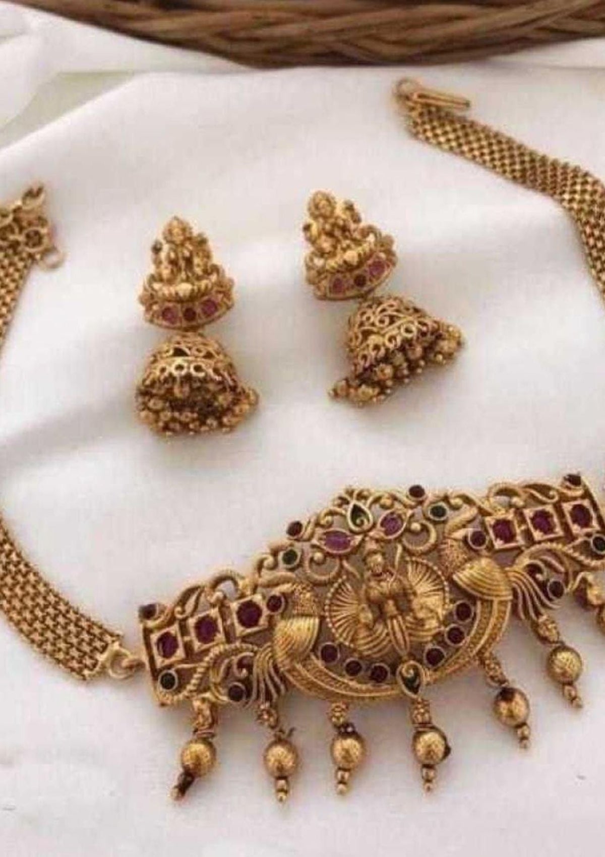 Gold-Plated Choker Necklace in Berlin
