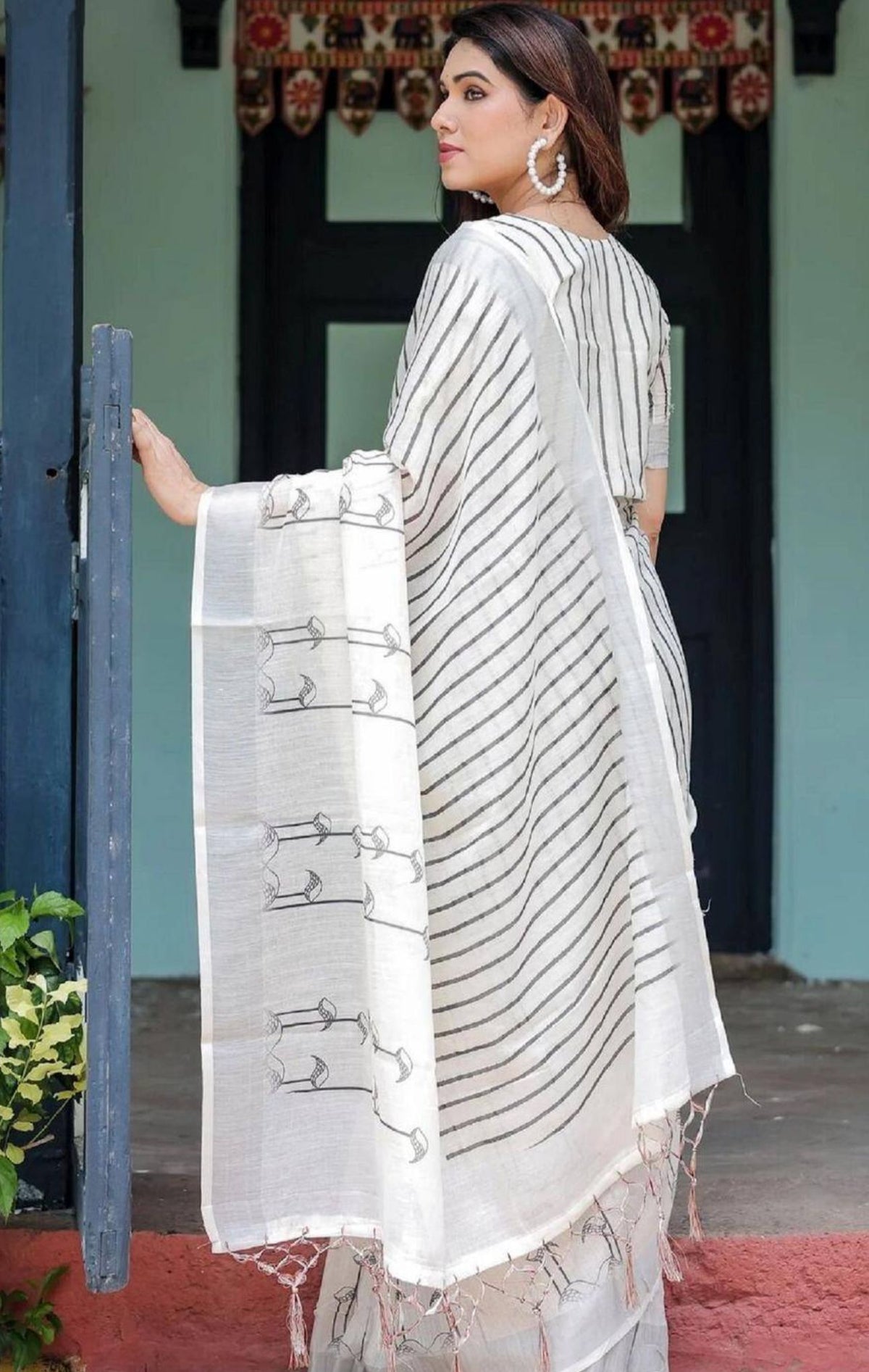 White Jamdani Silk Cotton Sarees in Germany(Onam Saree)