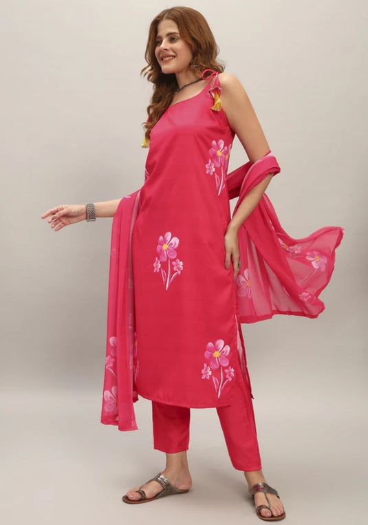 Women Crepe Kurti Pant Dupatta Set in Germany