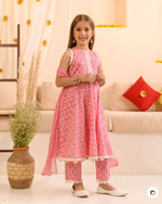 Girls Pink Floral Screen print Pure Cotton A-Line Kurta with Trousers & Dupatta in Germany