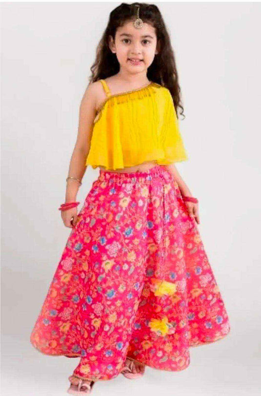 Girls Lehenga Choli in Berlin