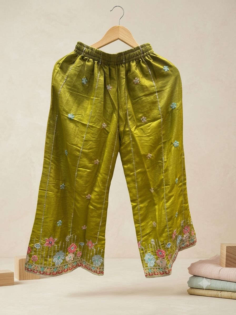 Pakistani-style embroidered kurti and palazzo set in Germany