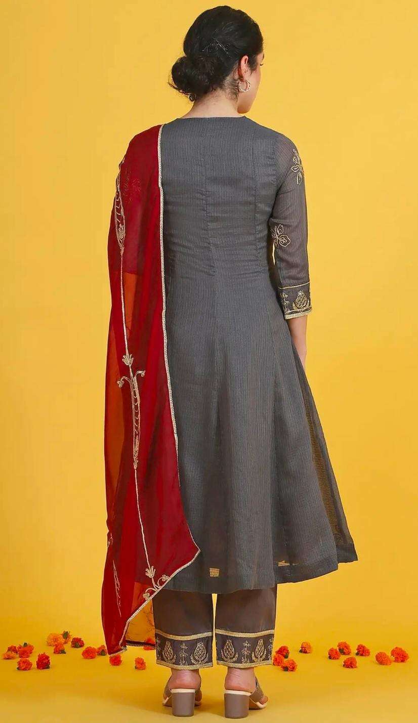 Women's Grey and Maroon Traditional Embroidered Salwar Kameez Suit in berlin