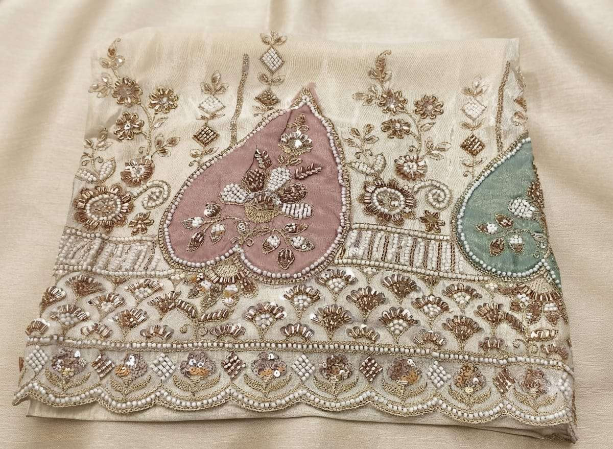Creme Silk Embroidered Kurta Set with Straight Pants in Berlin Namma Markt