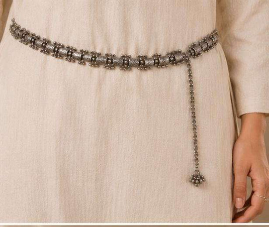 Vintage Oxidized Silver Kamarbandh / Traditional Textured Segmented Waist Chain Belt in Berlin Namma Markt