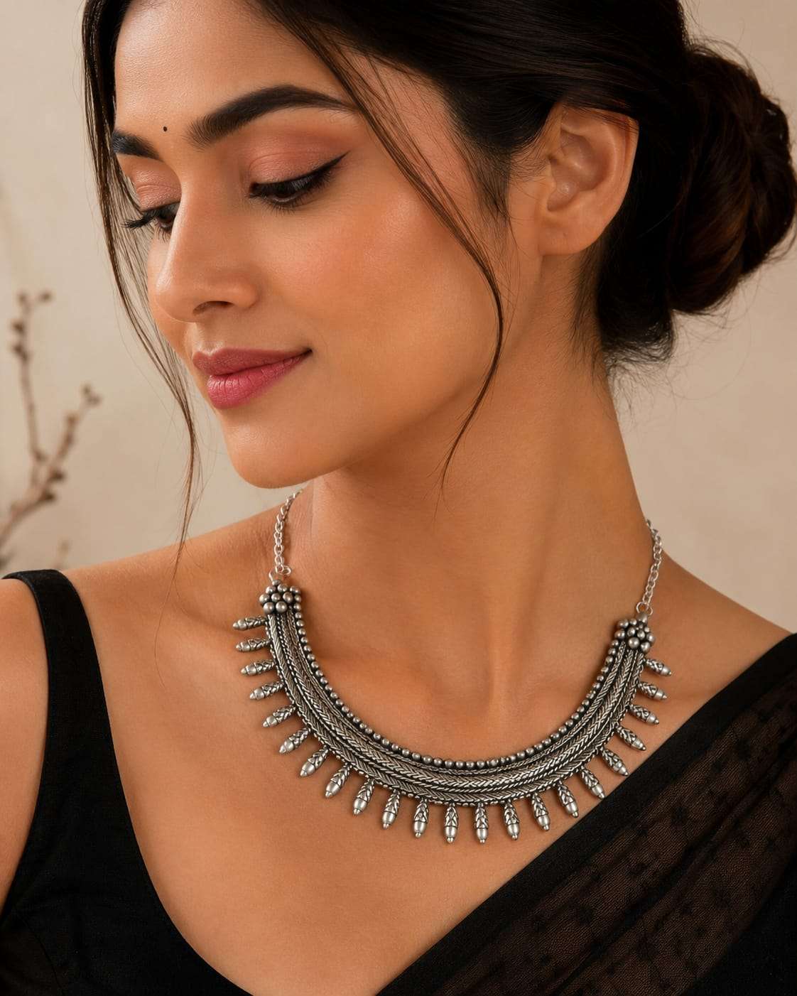 Elegant Oxidized Silver Choker Necklace in Germany