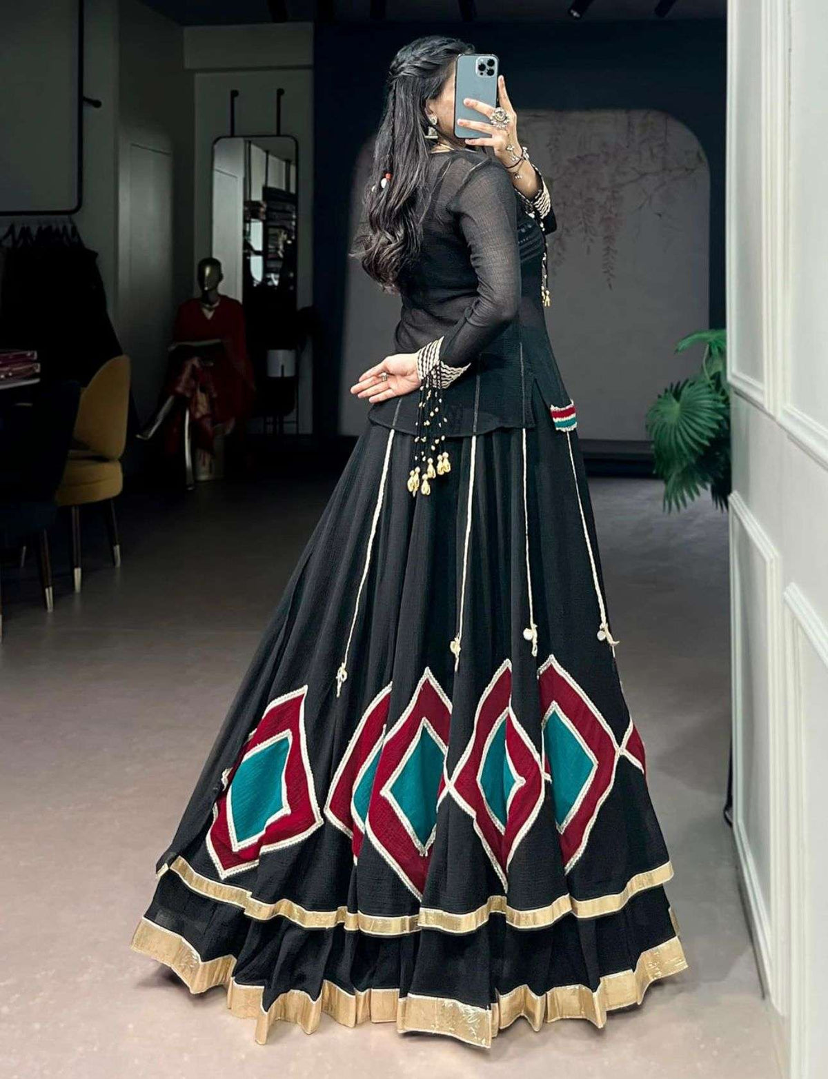 Traditional Embroidered Garba Chaniya Choli Set Ethnic Festival Wear for Women in Germany